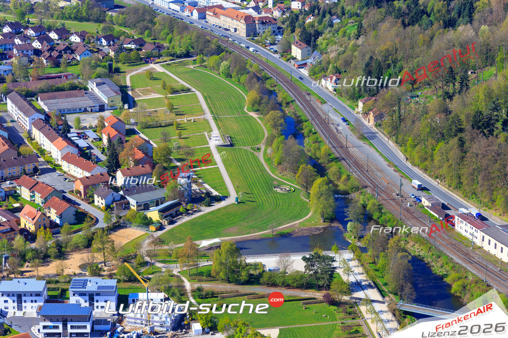 Die Luftaufnahme der Stadt Kronach wurde 2017 vom Flugzeug heraus erstellt ( keine Drohne )- hohe Auflösung für beste Qualität