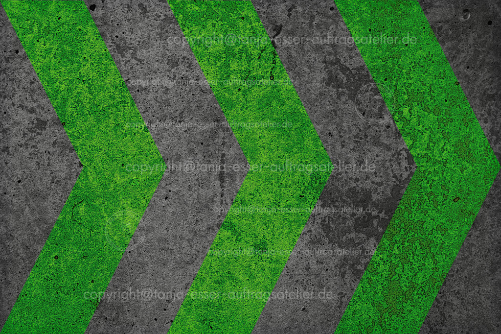 Green painted concrete arrow | Eine Wand aus Beton ist mit grünen Pfeilen versehen. Ideal als Hintergrund zum Thema Industrie, Punk, Rock, Straße oder als Wegweiser.