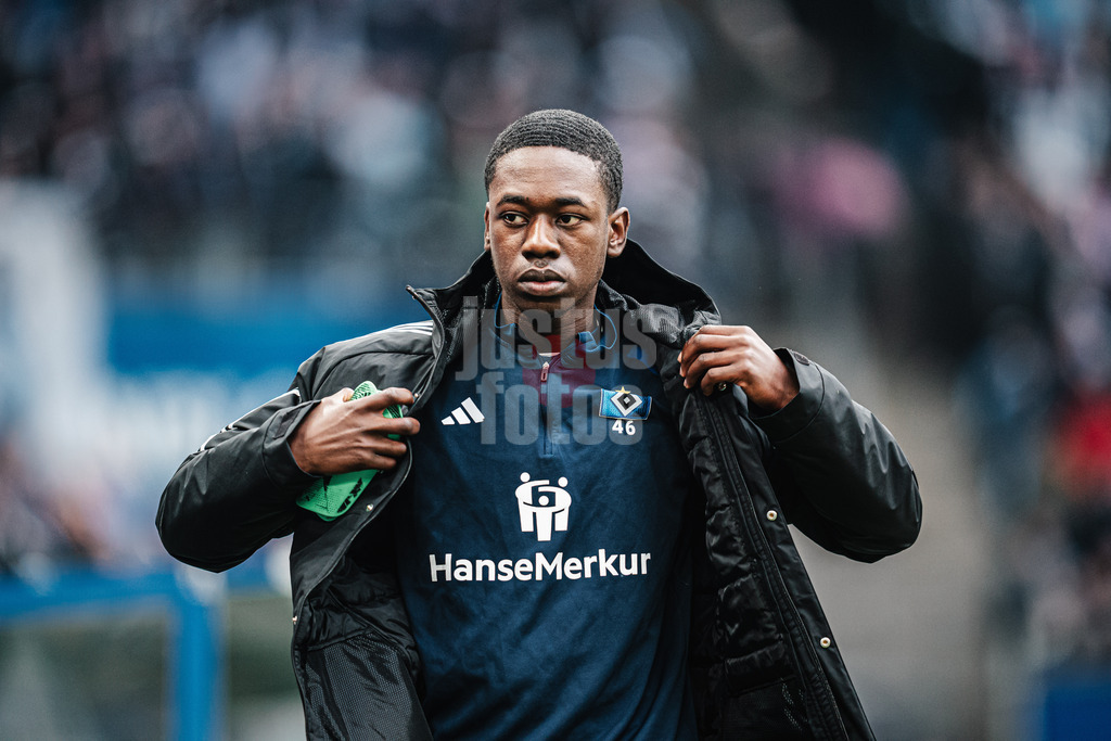 Fußball | Männer | Saison 2023/2024 | 2. Fußball-Bundesliga | 16. Spieltag | Hamburger SV vs. SC Paderborn 07 | 09.12.2023 | Elijah Krahn (#46, HSV) Portrait