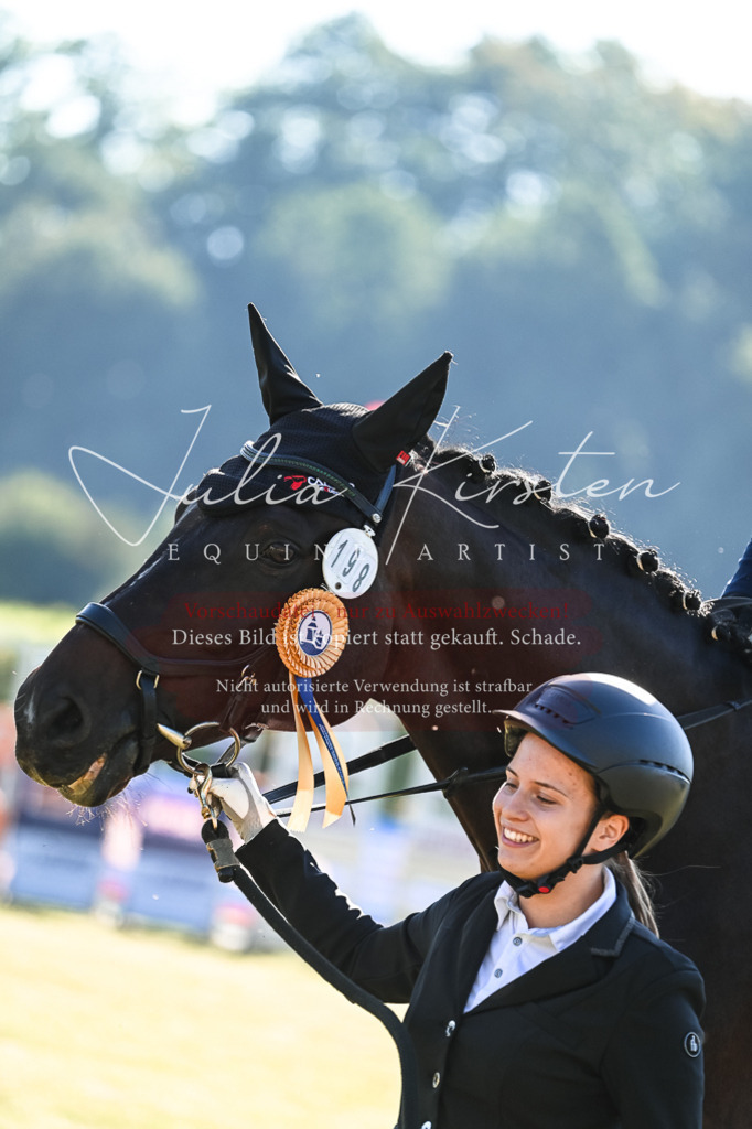 DSC_0511 | Pferde- und Turnierfotografie in Westsachsen. Pferdeportraits, Auftragszeichnungen und intuitive Kunst.