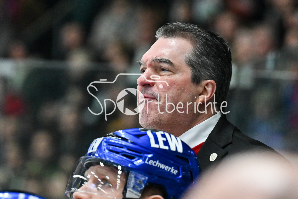 Augsburger Panther - Nürnberg Ice Tigers | im Bild ein veraergerter Larry MITCHELL Headcoach Augsburger Panther / Freisteller / Einzelfoto / DEL: Augsburger Panther - Nuernberg Ice Tigers, Curt Frenzel Stadion am 03.01.2025