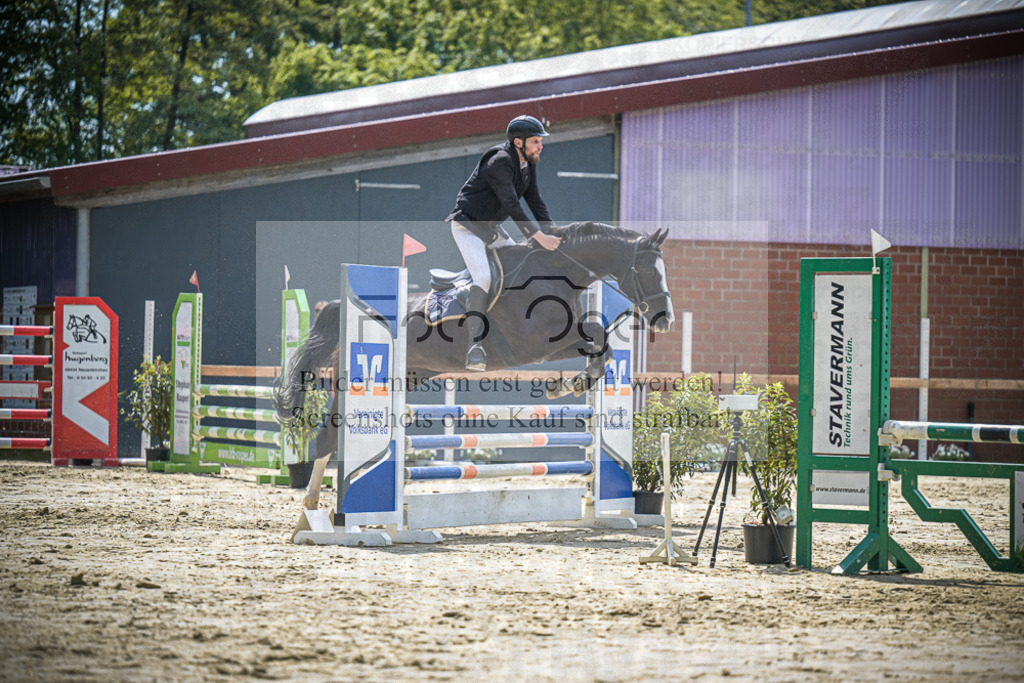 DOS_9901 | Entdecke hochwertige Reitturnierfotos von Foto Oger. Professionell, emotional und authentisch – jetzt Lieblingsmomente im Shop bestellen.Deutschlandweite Turnierfotografie. - Realisiert mit Pictrs.com
