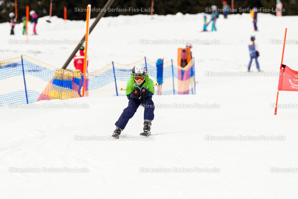 SRF_02.01.2026_1076 | Skirennfotos,Serfaus,Fiss,Ladis,Kinderskirennen,Winter,Tirol,Oberland,skirace,SFL,feelfree,weil wir's genießen,ski,Ski,skifahren,Sonnenplateau, - Realisiert mit Pictrs.com