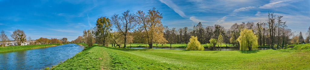 Die Weiße Elster beim Schlosspark von Bad Köstritz | Fotos als Raumschmuck - Realisiert mit Pictrs.com