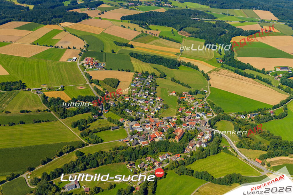 Schöne Luftaufnahme als Geschenk in Burgtreswitz Moosbach - Die Luftbildaufnahme wurde 2025 vom UL-Flugzeug heraus erstellt ( keine Drohne ) - Hochauflösende Luftaufnahme -Nicht vergleichbar mit Google Maps oder Satelittenbilder- Die Geschenkidee !Mit Lizenz und Bildrechte bestellbar
