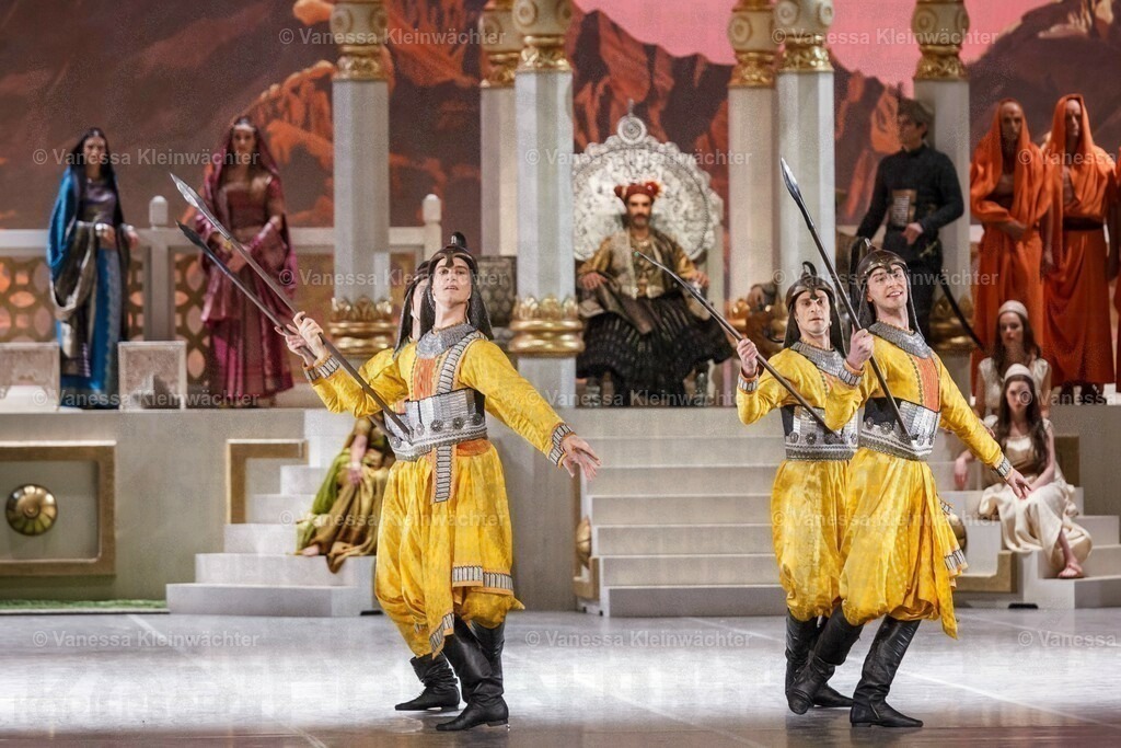  Ballett "La Bayadère" (Fotoprobe) in der Staatsoper unter den Linden | Berlin, 02.11.2018: Fotoprobe des Balletts "La Bayadere" in der Staatsoper Unter Den Linden.  - Realisiert mit Pictrs.com