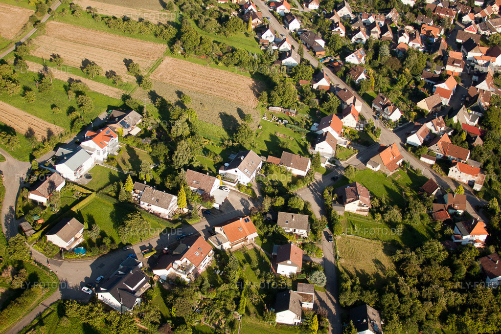 Luftbild: Weinbergstr im Ortsteil Obernhausen in Birkenfeld im Bundesland Baden-Württemberg in Deutschland. Foto: IMG_32598.jpg vom 21.08.2010 durch Werner Riehm/FLY-FOTO.de