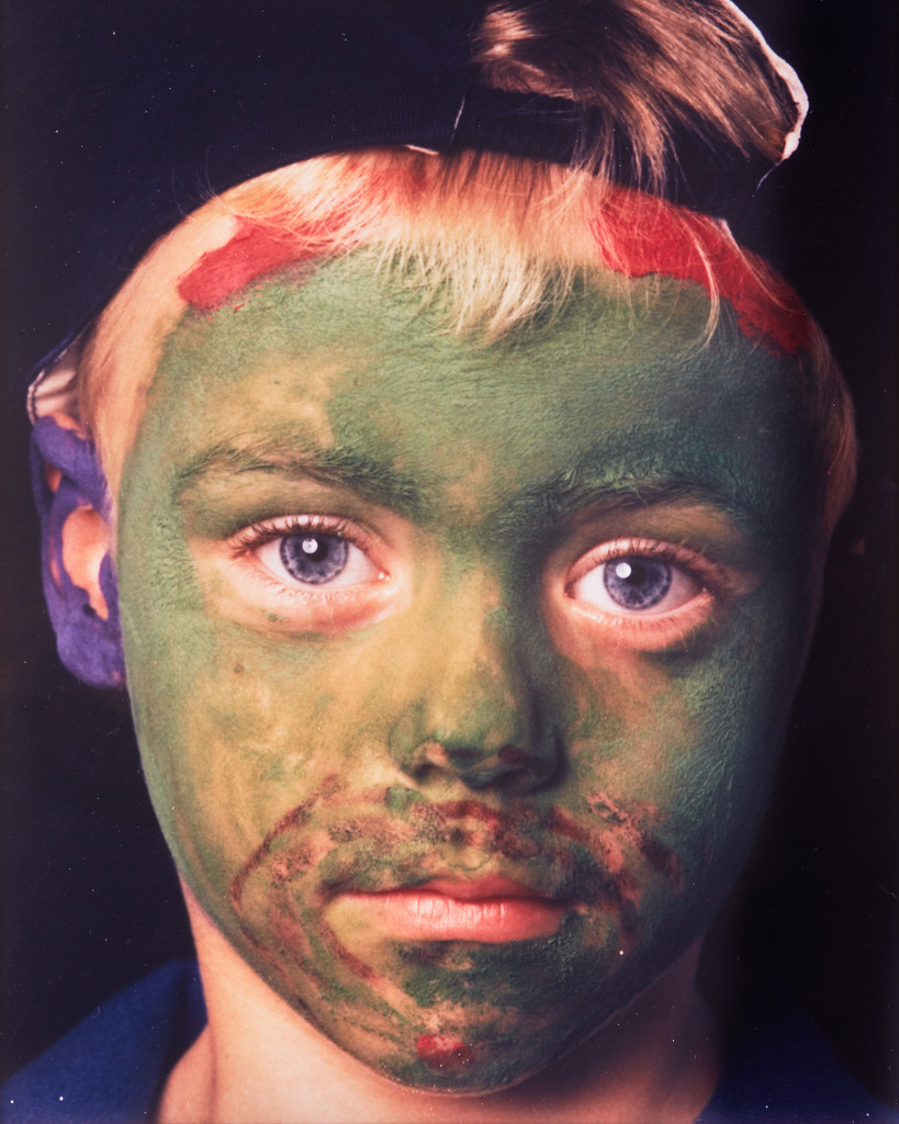 011art_Bee-Braxm_0898 | Werk aus  dem Jahr 1994   Nach einer Aktion im Ritterhausmuseum Offenburg. Kunstmaler Rainer Braxmaier und Modefotograf Wilfried Beege.