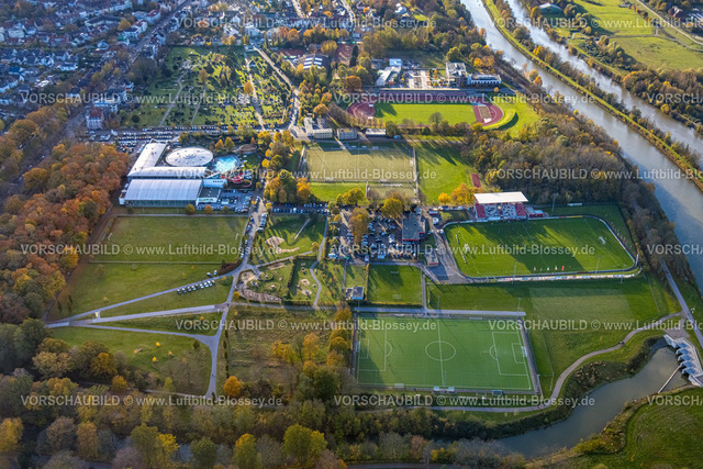 Hamm231101809 | Luftbild, Sportzentrum Ost, Sportplätze und Maximare Erlebnistherme Bad Hamm, Jahnstadion, Ostenfriedhof und Jüdischer Friedhof, umgeben von herbstlichen Laubbäumen, Mitte, Hamm, Ruhrgebiet, Nordrhein-Westfalen, Deutschland