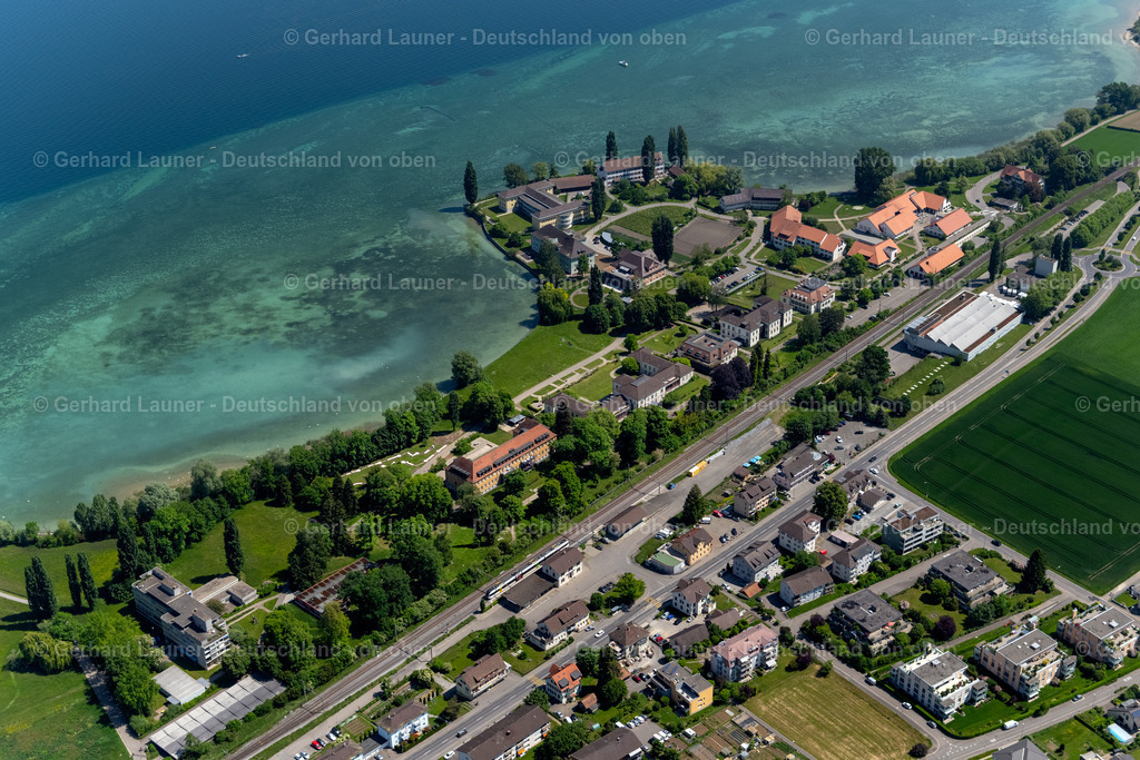 4027167 | MüNSTERLINGEN 17.05.2020 Ortsansicht der Straßen und Häuser der Wohngebiete in Münsterlingen im Kanton Thurgau, Schweiz. // Town View of the streets and houses of the residential areas in Muensterlingen in the canton Thurgau, Switzerland. Foto: Gerhard Launer