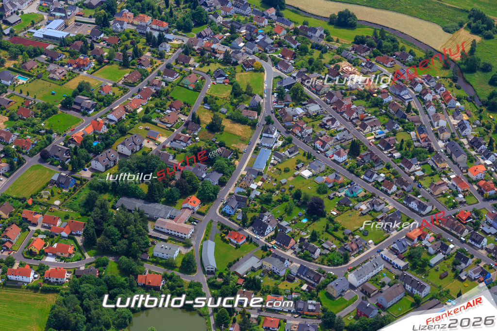 Die Luftaufnahme der Stadt Roeslau wurde vom UL-Flugzeug heraus erstellt ( keine Drohne )- hohe Auflösung für beste Qualität