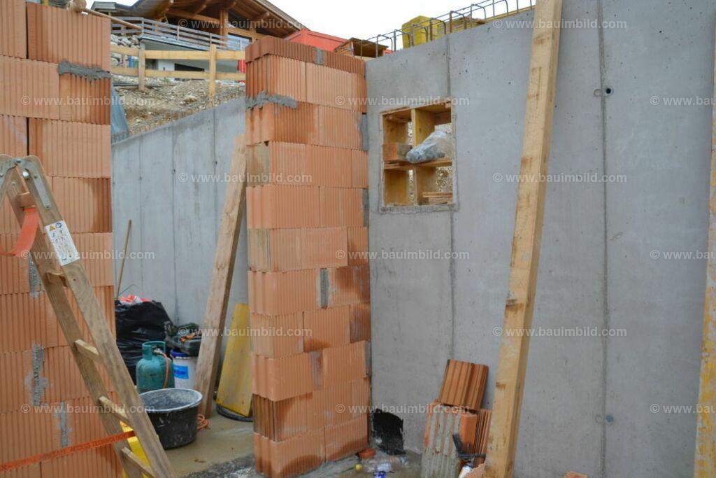bib-lg07-mauerarbeiten-0039 | Nach LV-Leistungsgruppen sortierte Detailfotos über den Bau eines Hauses. Alle Hausbau-Bilder direkt vom Urheber und Autor der Website Haus-Selber-Bauen.com