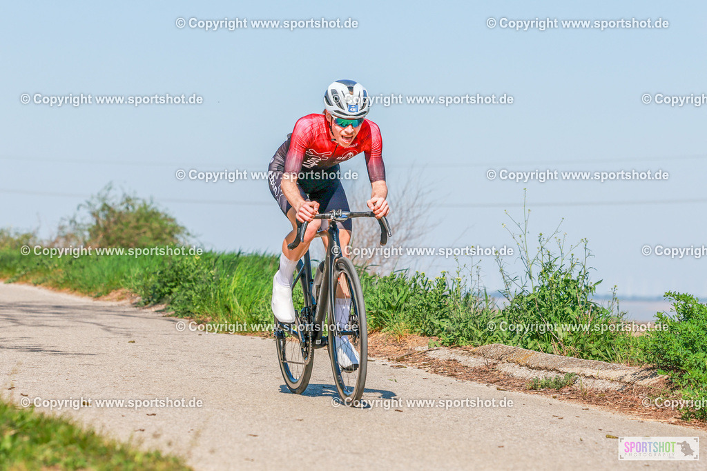 474_AR7_4216 | Neusiedlersee Radmarathon 2026@sportshot_your_pictrs #yourpictures#roadtowm2029 #nrm #neusiedlerseeradmarathon #neusiedlersee #neusiedlerseetourismus #burgenland #mörbisch #nrm26 #burgenlandtourismus #voglundco #poweredbyburgenlandtourismus #radsport #rad #marathon #ucigranfondo #visitburgenland #ucigranfondoworldseries