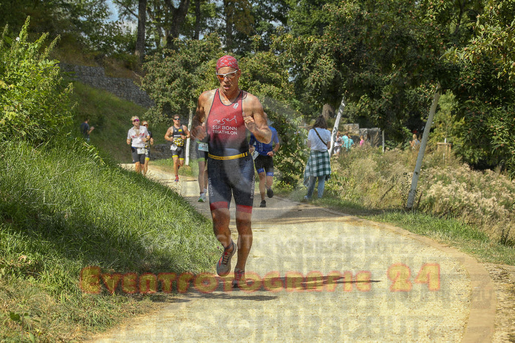 250824_1333_EX1_2790 | Sportfotografie im Rhein-Sieg Kreis, Köln, Bonn, NRW, Rheinland Pfalz, Hessen, etc. Unser Tätigkeitsfeld umfasst den Laufsport vom Volkslauf über den Marathon, Duathlon, Triathon bis zum Ultralauf wie Kölnpfad Ultra oder Schindertrail.