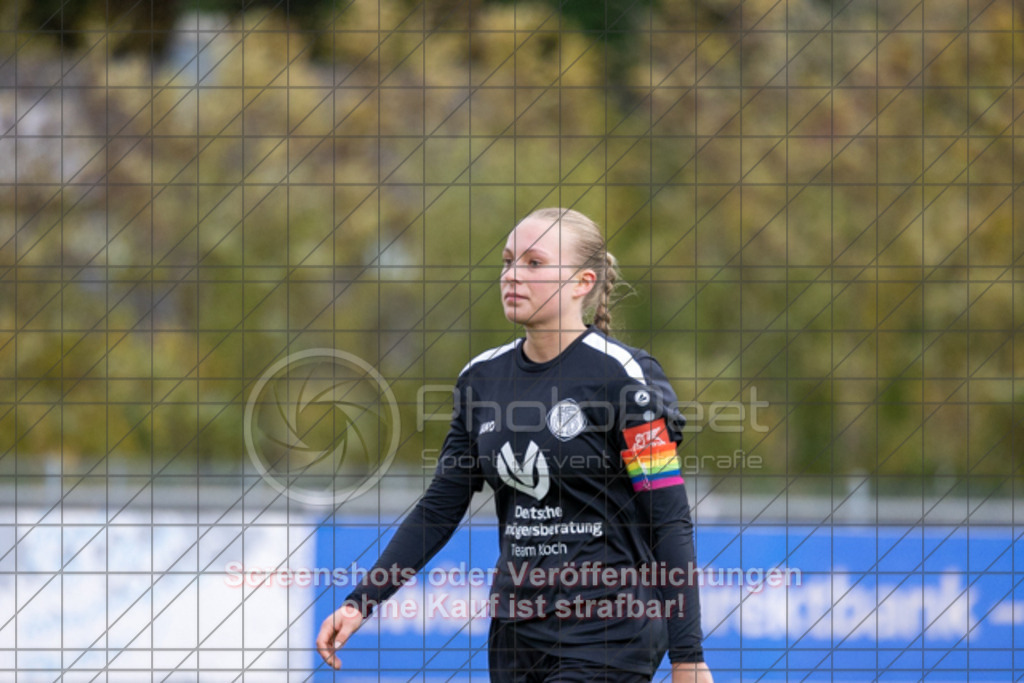 20251026_144852_0300 | #,1.FC Donzdorf (schwarz) vs. TSV Frommern (blau), Fussball, Frauen-Verbandsliga Württemberg, 07. Spieltag, Saison 2025/2026, Rasenplatz Lautertal Stadion, Süßener Straße 16, 73072 Donzdorf, 26.10.2025 - 13:00 Uhr,Foto: PhotoPeet-Sportfotografie/Peter Harich
