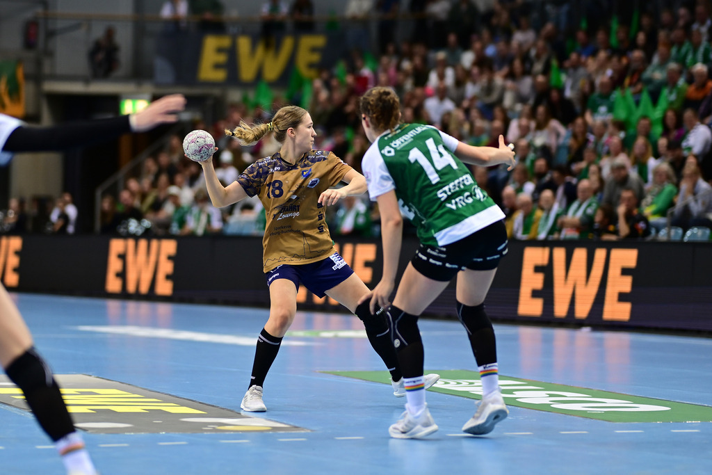 Handball I Frauen I Saison 2025-2026 I 1. HBF I 5. Spieltag I VfL Oldenburg - Buxtehuder SV | Der Sportfotograf. - Realisiert mit Pictrs.com