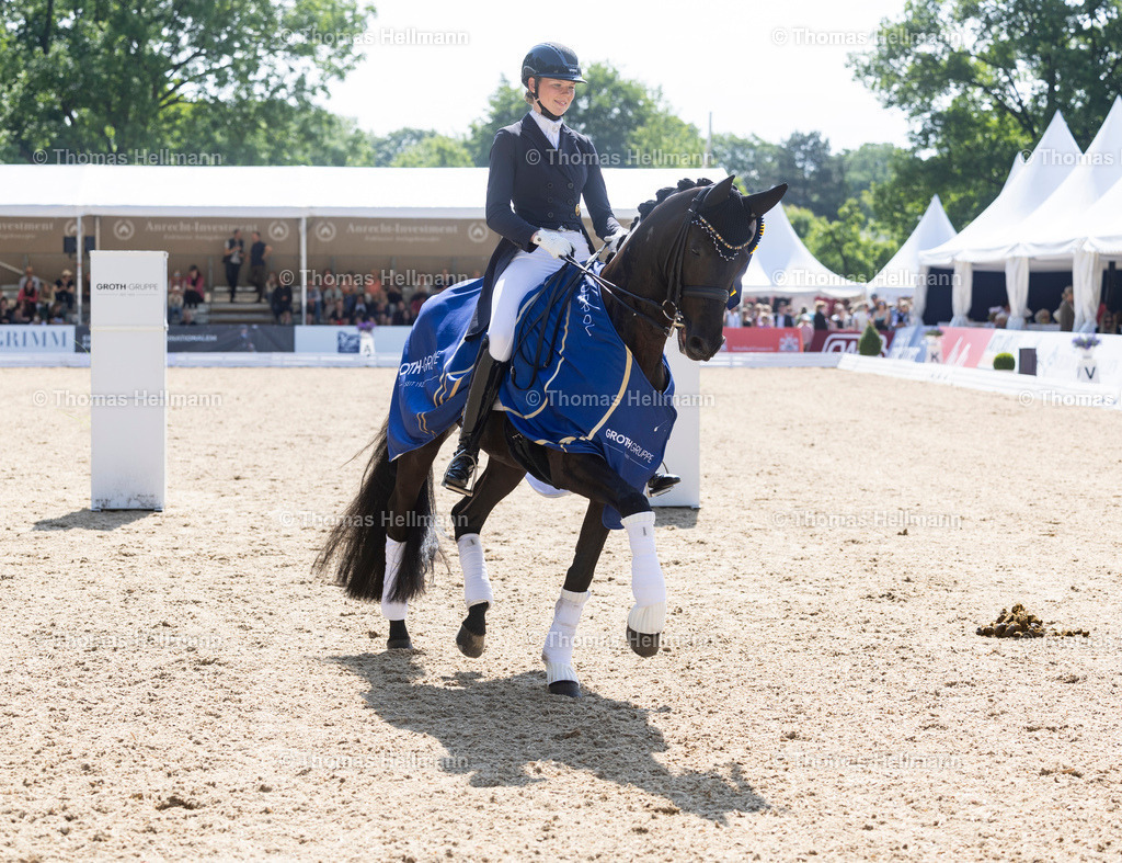 TH_406-My Dream-Biermann_ Kristin_29959 | Al Shiraàa Deutsches Spring- und Dressur-Derby 2025 am 31.05.25 in Hamburg, Thomas Hellmann, 406My DreamBiermann, Kristin