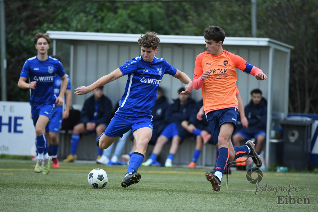 FC Rastede-JFV Leer | A-Jugend Bezirksliga; FC Rastede (blau)-JFV Leer (orange) am 07.10.2023; in Rastede (Sportanlage Köttersweg), Photo: Philip Eiben 2023 - Realisiert mit Pictrs.com