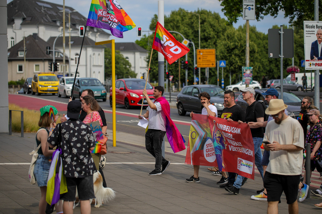 CSD_Moers_190725_073 | Bildergalerie von Sport-Ereignissen aber auch von weiteren spannenden Dingen - nicht nur vom Niederrhein. In Anlehnung an den bekannten Spruch von Hanns Dieter Hüsch heißt das Motto: "Niederrhein ist überall".  - Realisiert mit Pictrs.com