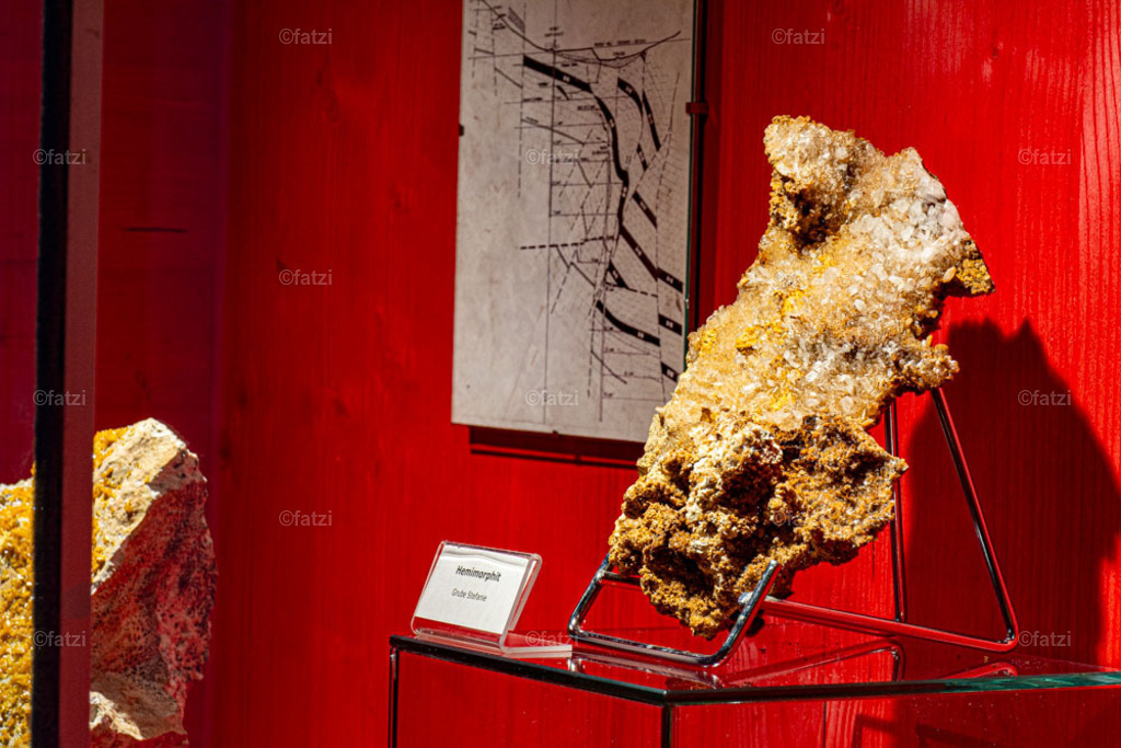 Bergbau-Museum Innen _fatzi_20230908-150954 | Fatzi Bilder-Archiv! 
Die Bilder sind für private Nutzung lizenzfrei. Die kommerzielle Nutzung ist möglich und erwünscht, jedoch bitte ich um vorherige Kontaktaufnahme per E-Mail (info@fatzi.at) oder unter +43 650 7828269 - Realisiert mit Pictrs.com