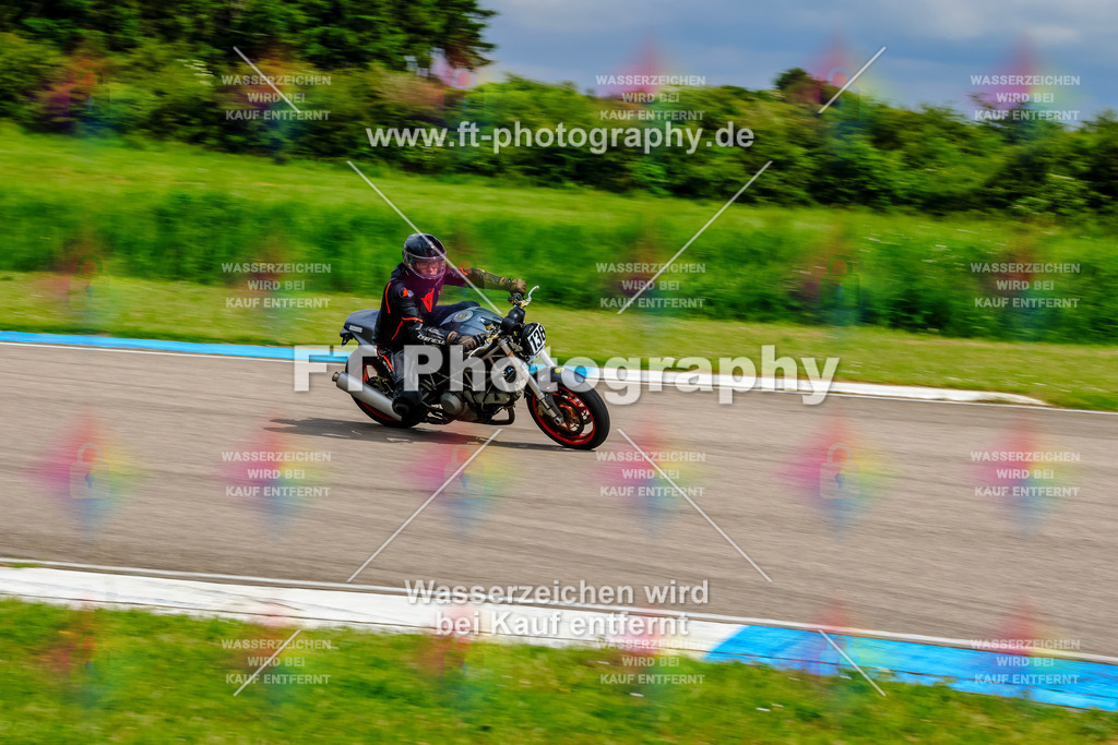 MotoTeam-9269 | Hier findet Ihr Bilder von Touristenfahrten auf der Nürburgring Nordschleife oder von anderen Veranstaltungen die ich besucht habe. Viel Spass beim Durch Schauen 