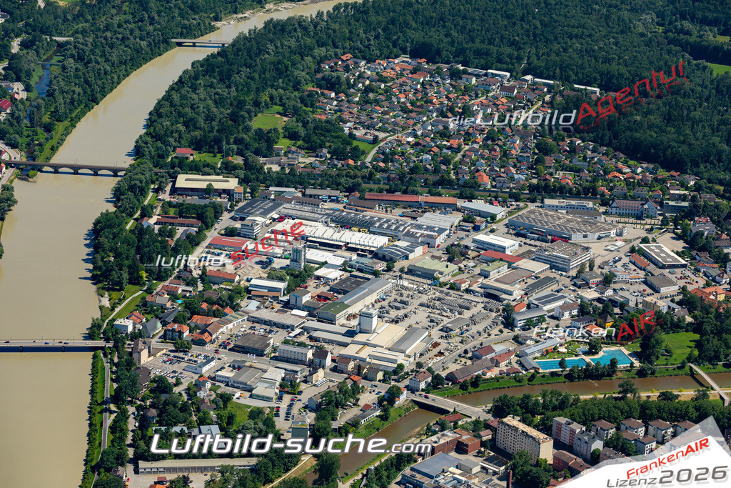 Aktuelles Luftbild von Landl Stephanskirchen - Die Luftaufnahme wurde 2022 mittels UL-Flugzeug erstellt ( keine Drohne ) - hochauflösende Kamera-Systeme von  Canon -Beste Qualität - Für grossformatige Ausdrucke geeignet. Die Geschenkidee !
