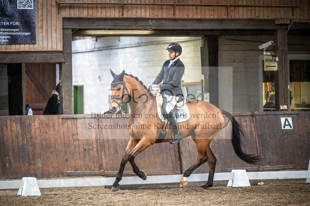 DOS_1121 | Entdecke hochwertige Reitturnierfotos von Foto Oger. Professionell, emotional und authentisch – jetzt Lieblingsmomente im Shop bestellen.Deutschlandweite Turnierfotografie. - Realisiert mit Pictrs.com