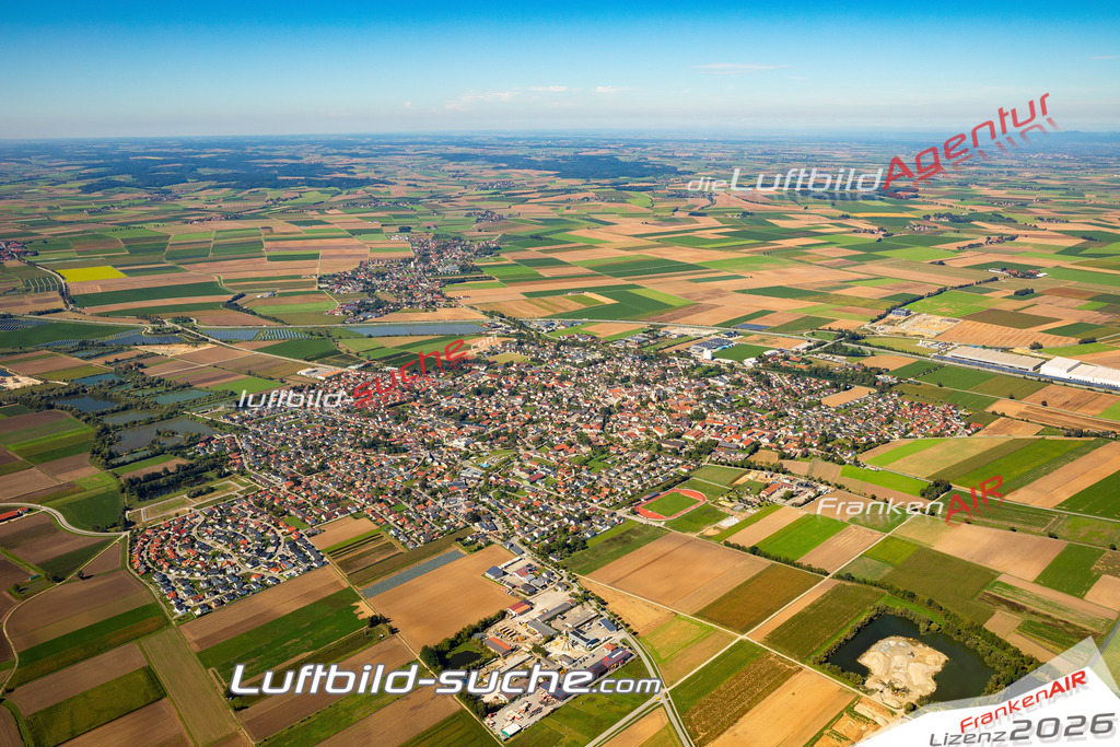 Das Luftbild zeigt :  Wallersdorf - Die Luftaufnahme wurde 2023 vom UL-Flugzeug aus erstellt ( keine Drohne ) - Hochauflösende Luftaufnahme - Für grossformatige Ausdrucke geeignet. Die Geschenkidee !Mit Lizenz und Bildrechte bestellbar