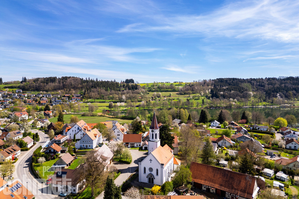PS-Illmensee-2026-04 | Entdecke die größte Bildgalerie der Region mit Fotografien aus dem Allgäu, der Bodenseeregion, Oberschwaben, dem Donautal und der Schwäbischen Alb. Landschaften, Luftaufnahmen und Reisefotografie als Wandbild und Fotokunst. - Realisiert mit Pictrs.com