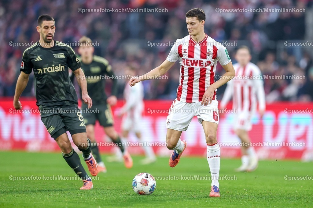1FC20122501034 | 20.12.2025, Fußball, 1. FC Köln - FC Union Berlin, 1. Fußball Bundesliga, 15. Spieltag, RheinEnergie-STADION, Saison 2025 2026: Rani Khedira&nbsp;(Union Berlin #08) im Zweikampf gegen  Eric Martel&nbsp;(1FC Koeln #06)  DFB regulations prohibit any use of photographs as image sequences and or quasi-video.