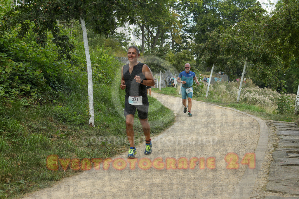 250824_1357_EX1_4420 | Sportfotografie im Rhein-Sieg Kreis, Köln, Bonn, NRW, Rheinland Pfalz, Hessen, etc. Unser Tätigkeitsfeld umfasst den Laufsport vom Volkslauf über den Marathon, Duathlon, Triathon bis zum Ultralauf wie Kölnpfad Ultra oder Schindertrail.