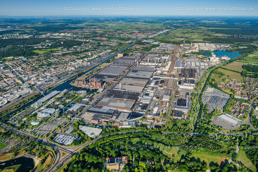 Wolfsburg_VW_Werk_Volkswagen_ELS_3669050623 | WOLFSBURG 05.06.2023 Blick auf das VW - Werksgelände Forschung &amp; Entwicklung der Volkswagen AG an der VW-Straße an der VW-Mittelstraße in Wolfsburg im Bundesland Niedersachsen. Weiterführende Informationen bei: VOLKSWAGEN AG. // View of the VW - factory premises research &amp; development of Volkswagen AG on street VW-Mittelstrasse in Wolfsburg in the state of Lower Saxony. Further information at: VOLKSWAGEN AG. Foto: Martin Elsen