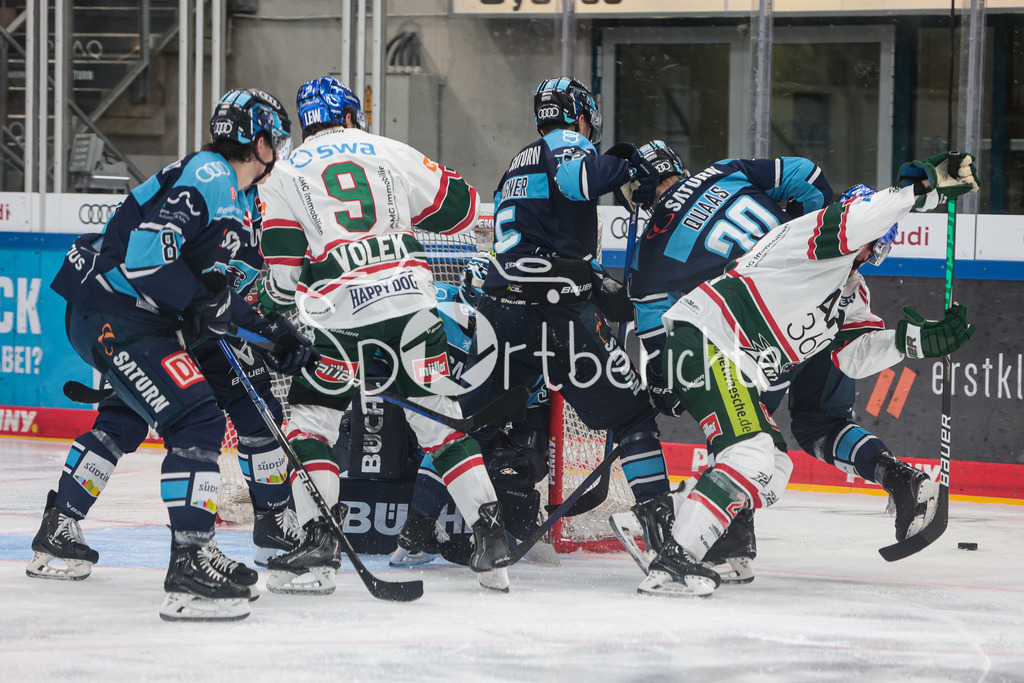 ERC Ingolstadt - Augsburger Panther  | Mit vereinten Kraeften koennen die Schanzer den Ausgleich verhindern