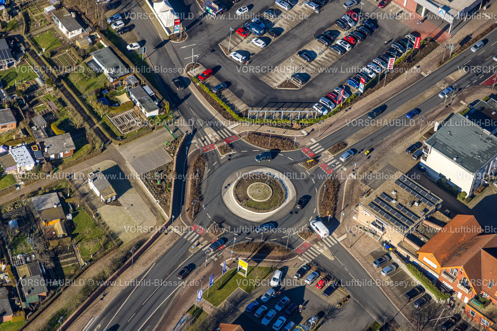 Selm230205442 | Luftbild, Kreisverkehr Bundesstraße B236 und Alte Zechenbahn, Beifang, Selm, Münsterland, Nordrhein-Westfalen, Deutschland
