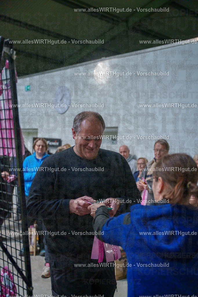 7R506682 | Professionelle Tierfotografie in Mönchengladbach von Daniel Wirth (allesWIRTHgut). Liebevolle & natürliche Bilder von Hunden & Katzen für unvergessliche Erinnerungen.