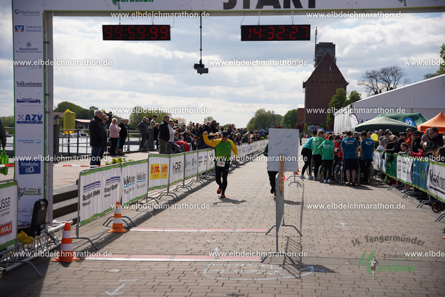 FSC05717 | Willkommen im Bildershop des Tangermünder Elbdeichmarathons. Die Bilder wurden größtenteils mit Startnummern hinterlegt.  Bitte verwenden Sie die Suchfunktion ("Suche"-Button links oben). - Realisiert mit Pictrs.com