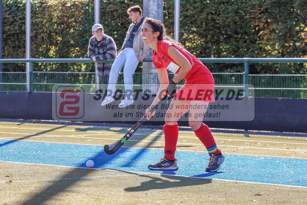 MJ_2022-10-09_Damen_DSD-Braunschweig-76 | Javiera Constanza Villagra Lira (DSD Düsseldorf #26), DSD Düsseldorf - Eintracht Braunschweig am 9.10.2022 in der Hockeyanlage DSD, Düsseldorf