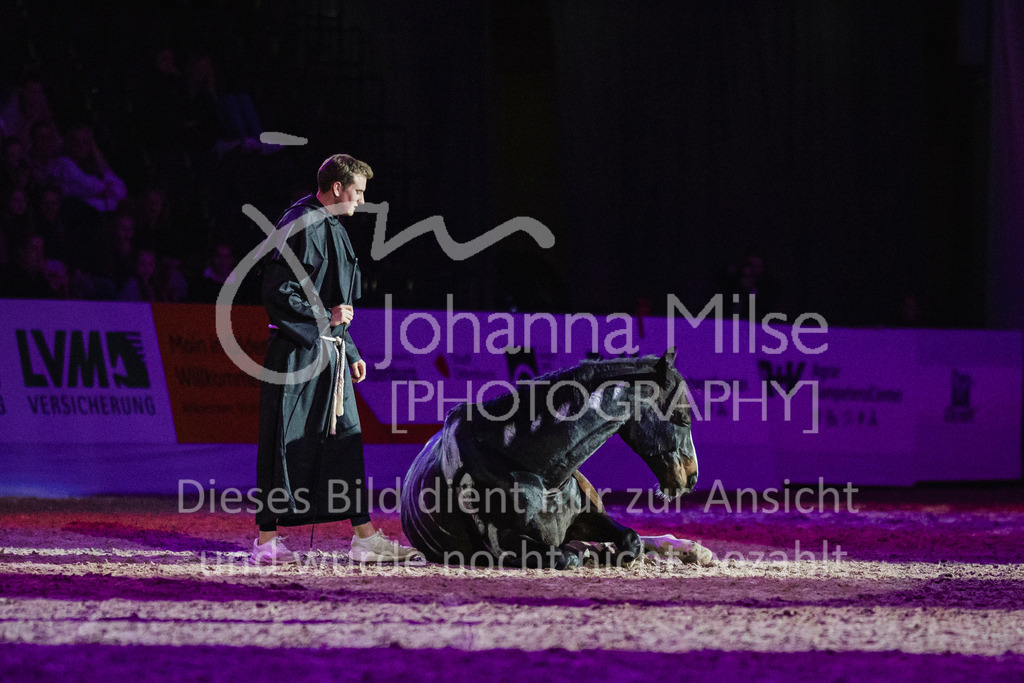 241102_Oldenburg_Show-314 | Deine schönsten Turniermomente als professionelle Fotos! Entdecke hochwertige Pferdesport-Fotografie im Online-Shop. Jetzt Fotos finden & bestellen!