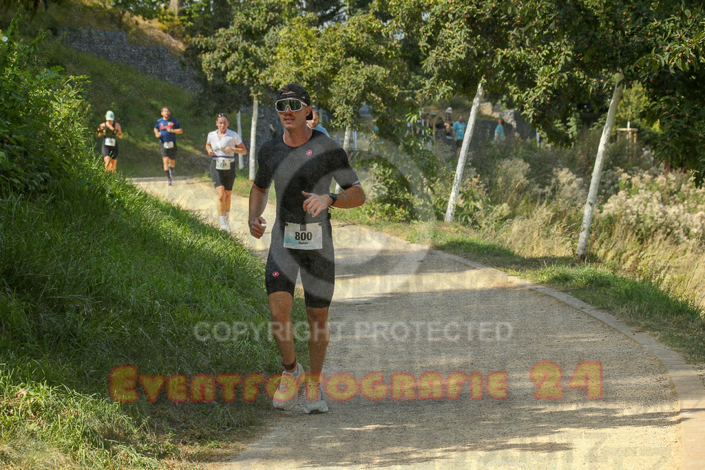 250824_1442_EX1_7237 | Sportfotografie im Rhein-Sieg Kreis, Köln, Bonn, NRW, Rheinland Pfalz, Hessen, etc. Unser Tätigkeitsfeld umfasst den Laufsport vom Volkslauf über den Marathon, Duathlon, Triathon bis zum Ultralauf wie Kölnpfad Ultra oder Schindertrail.