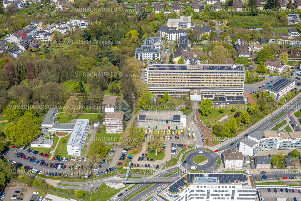Witten260401945 | Luftbild, EVK evangelisches Krankenhaus mit Parkhaus, Diakonie Ruhr Pflegeschule Witten, Pferdebachstraße mit Kreisverkehr, Sonnenschein, Witten, Ruhrgebiet, Nordrhein-Westfalen, Deutschland