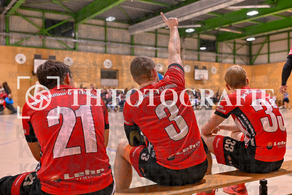 GER, SG Maulburg/Steinen - SG Allensbach/Dettingen, Handball, Landesliga Suedbaden, 2. Spieltag, Saison 2024/2025, 28.09.2024 | Finn Nasdala (SG Maulburg/Steinen, #21), Marvin Grun (SG Maulburg/Steinen, #03), Jerrik Bartam (SG Maulburg/Steinen, #33)GER, SG Maulburg/Steinen - SG Allensbach/Dettingen, Handball, Landesliga Suedbaden, 2. Spieltag, Saison 2024/2025, 28.09.2024Foto: TH Fotografie/Thomas Hess