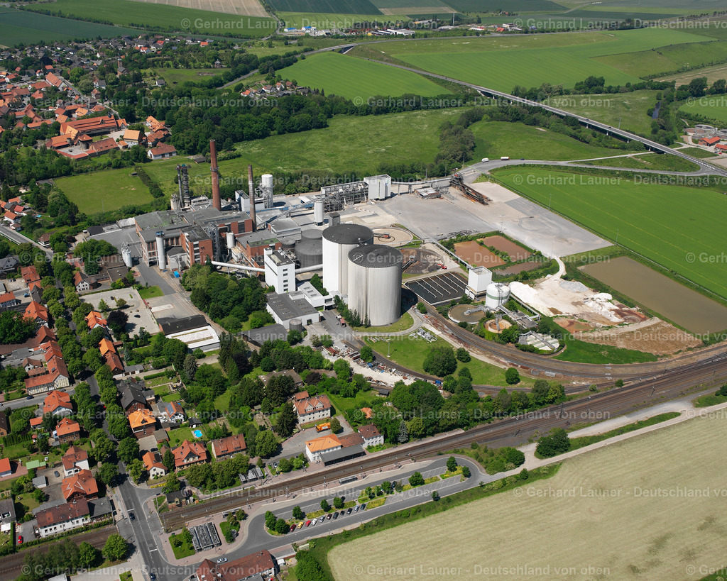 2638201 | SCHLADEN 09.06.2006 Industrie- und Gewerbegebiet  in Schladen im Bundesland Niedersachsen, Deutschland // Industrial and commercial area  in Schladen in the state Lower Saxony, Germany Foto: Gerhard Launer