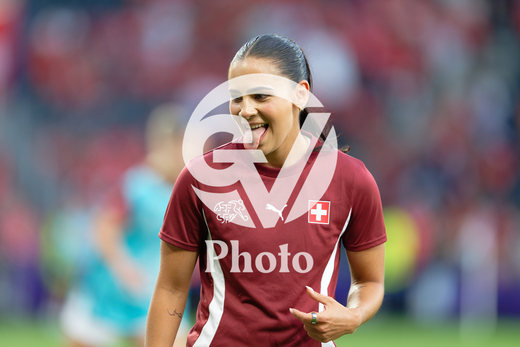 Spain v Switzerland - UEFA Women's EURO 2025 Quarter-Final | BERN, SWITZERLAND - JULY 18: Meriame Terchoun of Switzerland during warm-up prior the UEFA Women's EURO 2025 Quarter-Final match between Spain v Switzerland at Stadion Wankdorf on July 18, 2025 in Bern, Switzerland. (Photo by Giuseppe Velletri/Sports Press Photo/Getty Images)