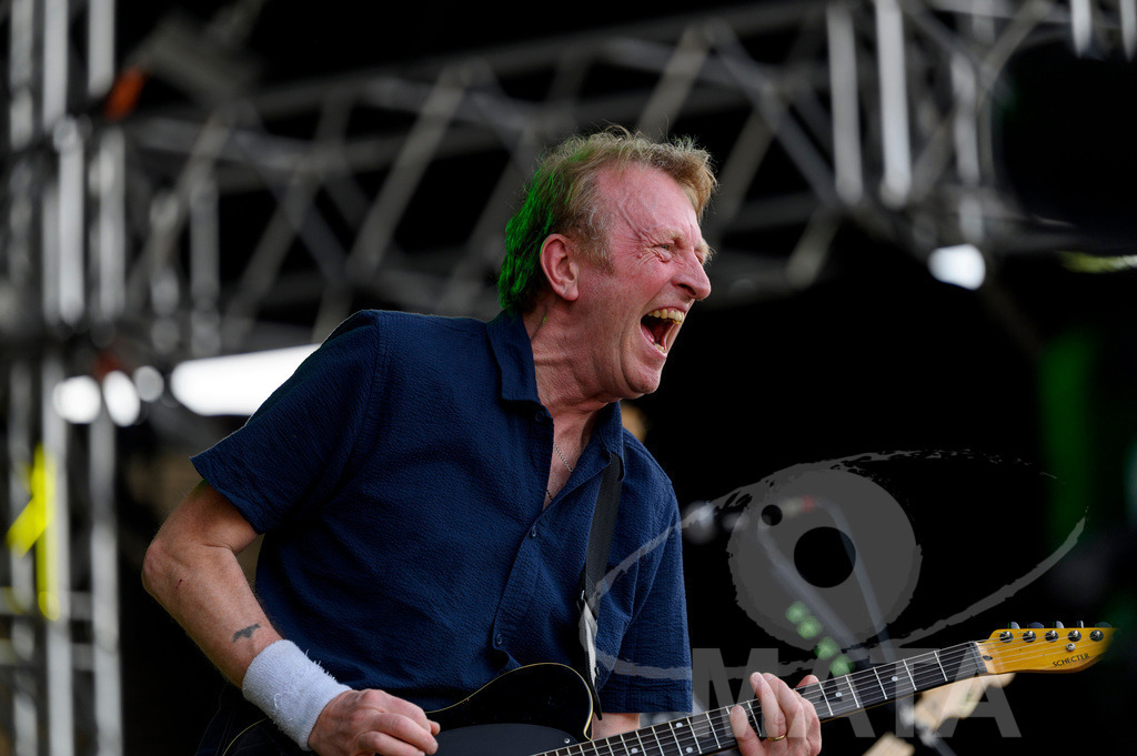 _DWA6771 | Schottisch Gitarrist Bruce Watson von der Band Big Country bei ihrem Auftritt im Rahmen des Festival Lieder am See 2024 in Franken Enderndorf Spalt, 27.07.2024 Bayern Deutschland - Realisiert mit Pictrs.com