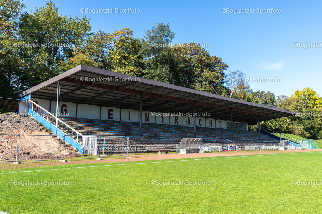 Gelsenkirchen, Germany - September 27, 2026: Südstadion am Haidekamp | Gelsenkirchen, Germany - September 27, 2026: Blick auf die Haupttribüne des Südstadion am Haidekamp - Realisiert mit Pictrs.com