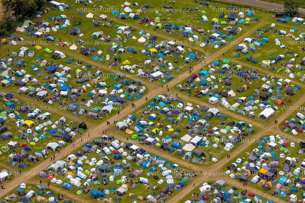 Bottrop240701524Kirchhellen_RuhrpottRodeo | Luftbild, Ruhrpott-Rodeo 2024 Musikevent am Flugplatz Schwarze Heide, Zeltplatz, Kirchhellen-Nord-West, Bottrop, Ruhrgebiet, Nordrhein-Westfalen, Deutschland