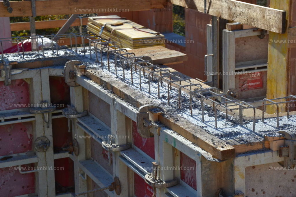 bib-lg04-betonarbeiten-0673 | Nach LV-Leistungsgruppen sortierte Detailfotos über den Bau eines Hauses. Alle Hausbau-Bilder direkt vom Urheber und Autor der Website Haus-Selber-Bauen.com