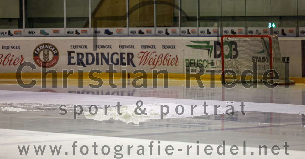 2023-03-07_002_TSV_Erding_gegen_ESC_Kempten | Erding, Deutschland, 07.03.2023:
Eishockey, Bayernliga Playoffs 2022 / 2023, Viertelfinale, TSV Erding gegen ESC Kempten, Endergebnis: 9:3

Foto: Christian Riedel / fotografie-riedel.net