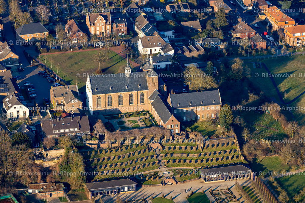 Luftbilder Kamp-Lintfort-7562 | Luftbild Gebäudekomplex des Klosters in Kamp-Lintfort - Realisiert mit Pictrs.com