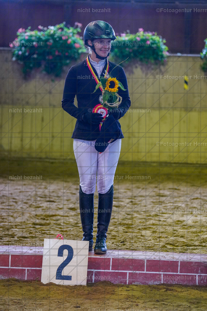20221002-FAH09645 | Obberbayerische Meisterschaften Vielseitigkeit 2022, Schwäbische Meisterschaften Vielseitigkeit 2022, Mertingen, Schwaben, Bayern, Geländeturnier, Buschreiter, Turnierfotografen Bayern, Fotoagentur Herrmann,  Bayerische Meisterschaften VS Jun. / JR / Pony:, Turnierbilder, Pferdebilder, Turnierfotos, Pferdesortfotografie, Reitsportfotograf, Pferdeshooting